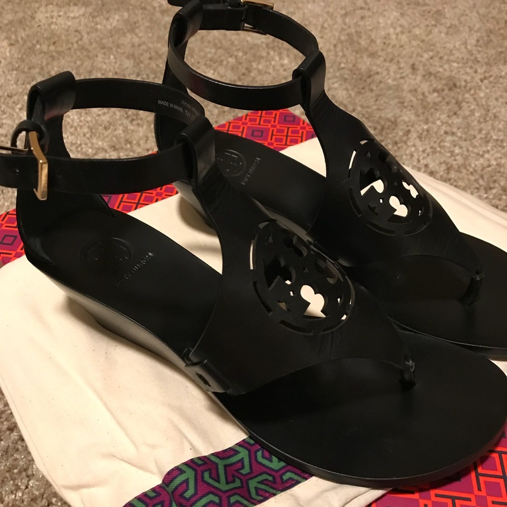 EUC Tory Burch Zoe Wedge Sandals